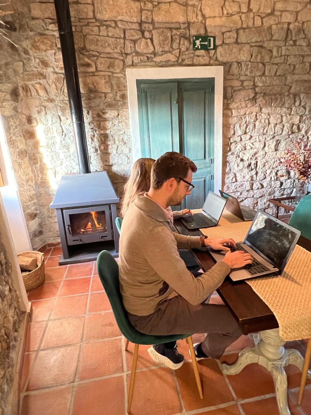 Affittacamere Casa Pardal Coliving & Coworking Sant Pere Sallavinera Esterno foto
